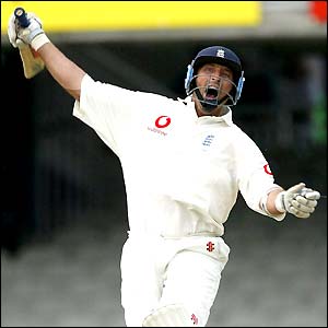 Nasser Hussain celebrates reaching 100