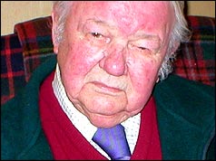 Fred Bromley in 2004, aged 82