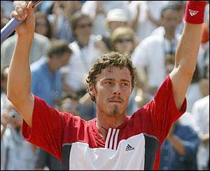 Russia's Marat Safin celebrates his win over Felix Mantilla
