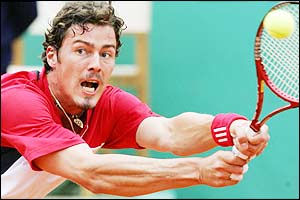 Nalbandian quickly snuffs out the challenge as Safin cannot cope with his strong clay court game