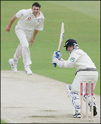 Papps gets his 50 off 141 balls