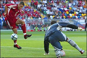Maris Verpakovskis scores for Latvia past Czech keeper Petr Cech