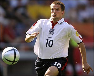 England's forward Michael Owen makes a run