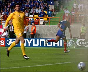 Trezeguet equalises for France