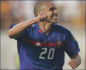 Trezeguet celebrates equalising at 2-2