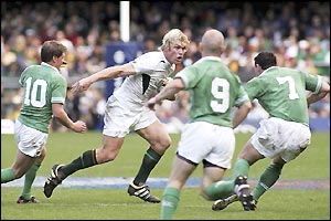 Tyrone Howe gets Ireland off to a great start with an early try but the Springboks soon hit back