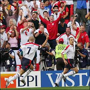 David Beckham congratualtes Michael Owen