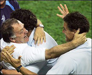 Dick Advocaat celebrates