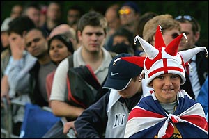Tennis fans queueing up on 'People's Sunday' at Wimbledon