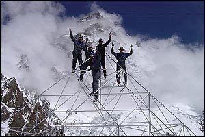 Italian climbers nearby K2 in 2004