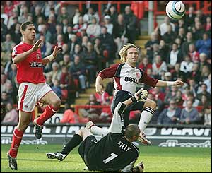 Boudewijn Zenden scores for Middlesbrough