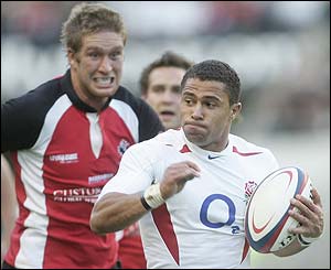 Robinson leaves the Canadian defence in his wake