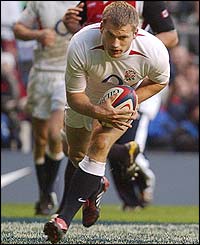 England wing Mark Cueto races home to score his debut try