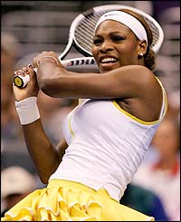 Serena Williams powers a return to Sharapova