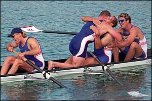 Pinsent congratulates Redgrave following the success in Sydney