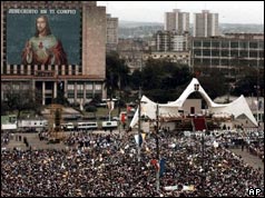 Crows attend Mass in Havana, Cuba