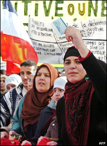 Muslim women protest in Paris