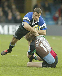 Bath's Frikkie Welsh bounces off Harlequins' Will Greenwood