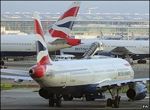 Queue of aeroplanes waiting to disembark