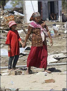 A family in Teunom, Aceh, 2 Jan
