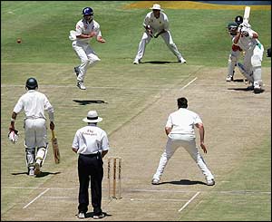 Kallis hits out at Ashley Giles's delivery