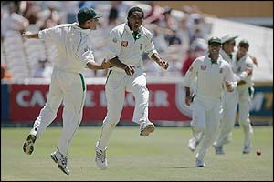 South Africa's players celebrate the wicket of Andrew Flintoff