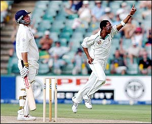 Makaya Ntini celebrates taking the wicket of Robert Key