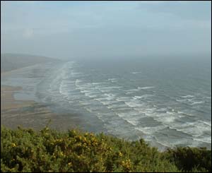 Clive Norton, born and brought up in Amroth, Pembrokeshire and now living in Warwickshire, sent in this picture of Marros beach in Carmarthenshire