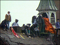 Prisoners on Strangeways roof