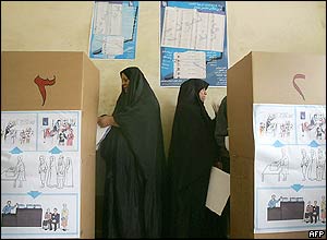 Women vote in Basra