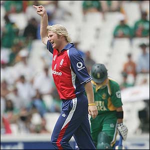 England's Matthew Hoggard takes the wicket of Herschelle Gibbs 