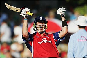 Kevin Pietersen celebrates his century