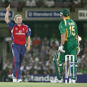 England's Matthew Hoggard removes Graeme Smith