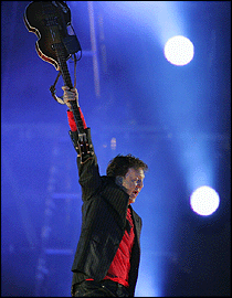 Sir Paul McCartney wows the crowd in Jacksonville