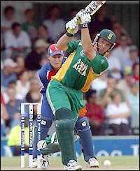 Graeme Smith sends another shot to the boundary