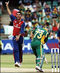 Kabir Ali traps Adam Bacher lbw