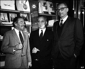 Miller with Tennessee Williams (left) and director Elia Kazan (centre) in 1967