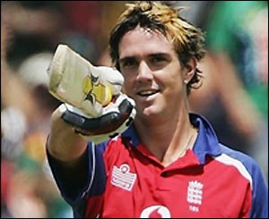 Kevin Pietersen salutes the crowd as he completes his third century of the series
