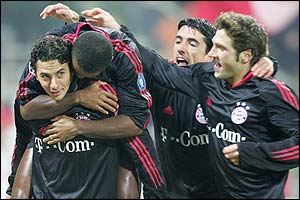 Pizarro celebrates his third-minute goal