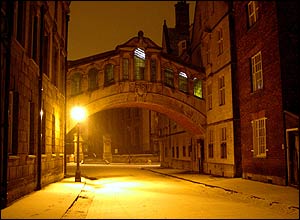 Bridge of Sighs, Oxford, in a snow storm