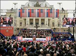 President Bush addresses the crowd in Bratislava's Hviezdoslavovo Square