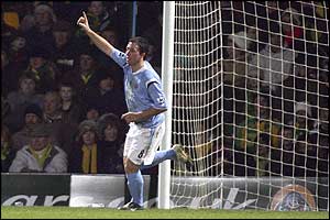 Robbie Fowler nets the equalizer