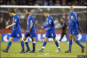 Flamini, Ashley Cole, Gael Clichy and Vieira leave the field after 90 minutes