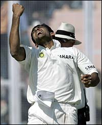 India's leg-spinner Anil Kumble claims the vital wicket of Inzamam