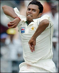 Danish Kaneria attempts to add to his six wickets from the first Test