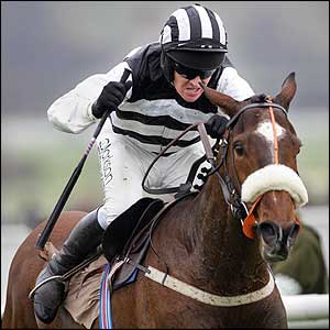 Moscow Flyer wins the Queen Mother Champion Chase