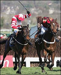 Thisthatandtother (L) neck-and-neck with Fondmort (R)