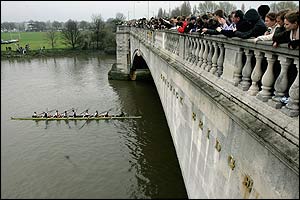 Oxford pass under Chiswick Bridge after finishing