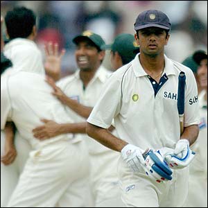 Rahul Dravid is dismissed by Arshad Khan