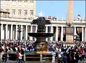 Crowds at St Peter's Square on 2 April